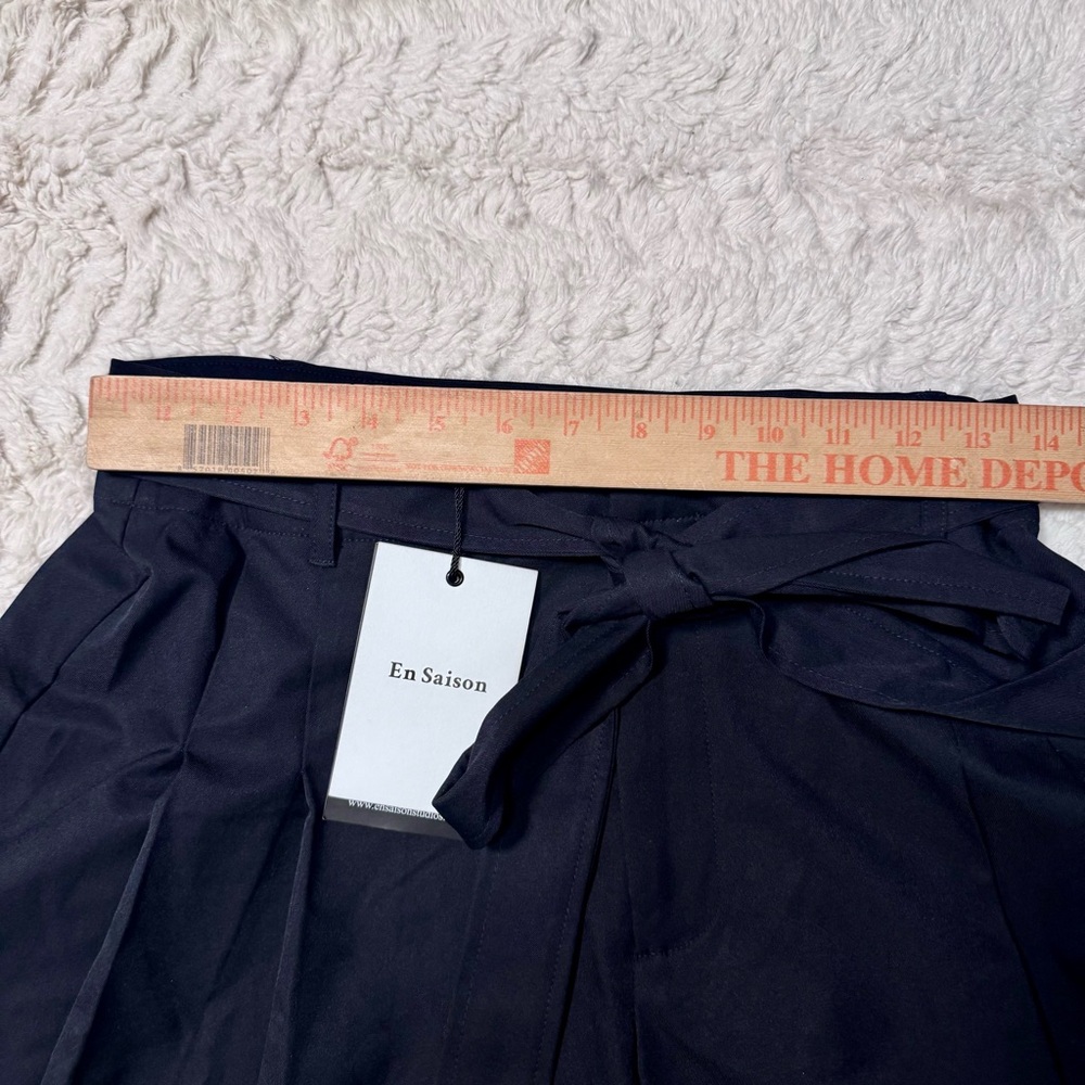 En Saison Black High-Waisted Pleated Shorts w/ Self-Tie Belt | Size L | NWT - Picture 7 of 8